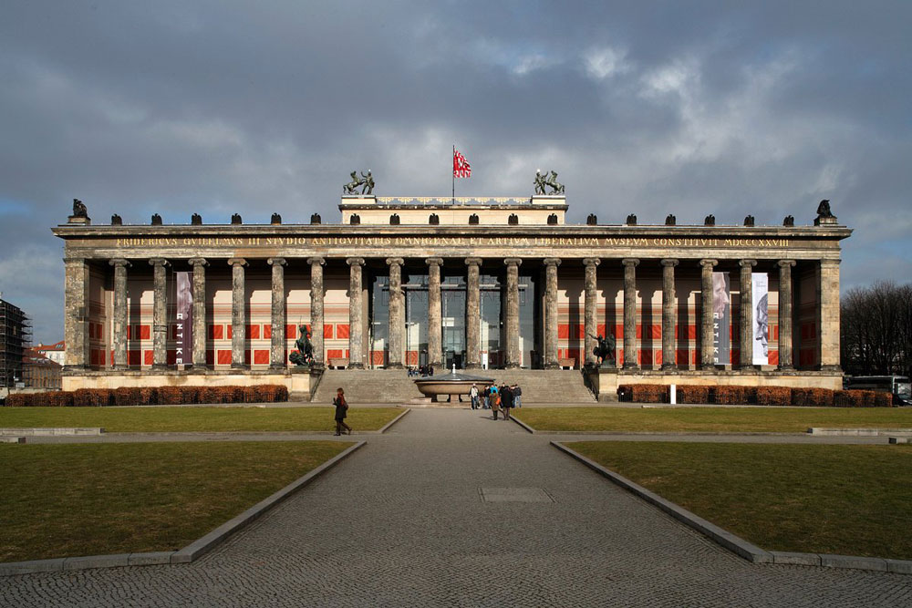 Bảo tàng Altes, Đức được xây dựng năm 1830 theo phong cách tân cổ điển