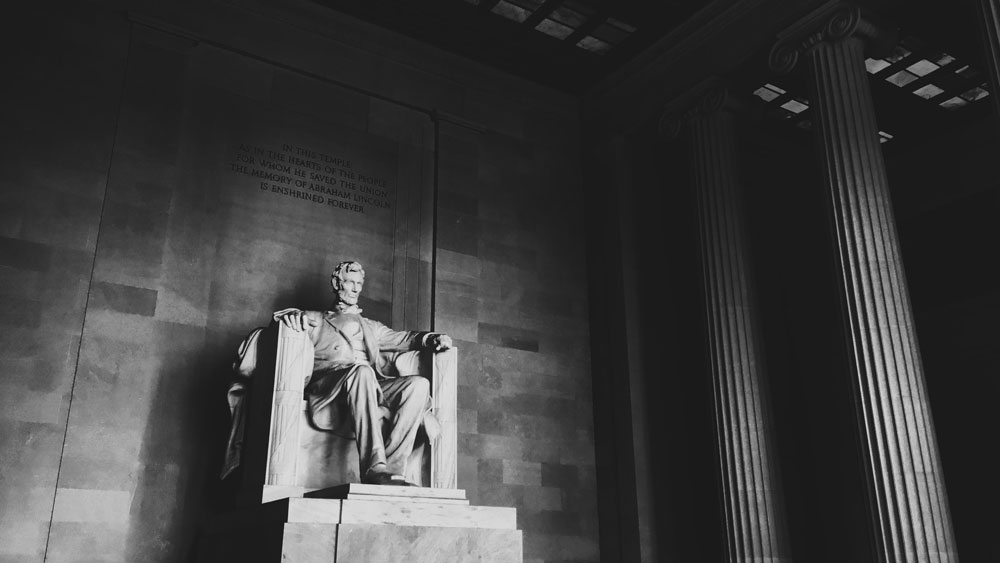 Tác phẩm điêu khắc độc đáo trong đài tưởng niệm Lincoln 