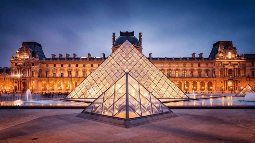 Dáng vẻ hiện đại, độc đáo của bảo tàng Louvre