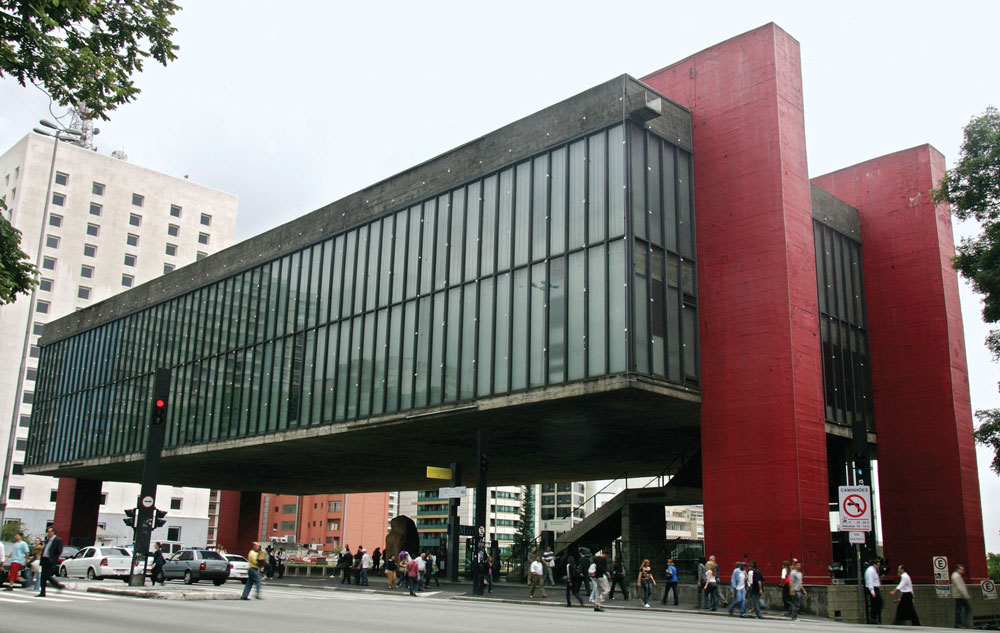 Nét mạnh mẽ hiện đại được thể hiện rất rõ trong từng cấu trúc của Bảo tàng São Paulo