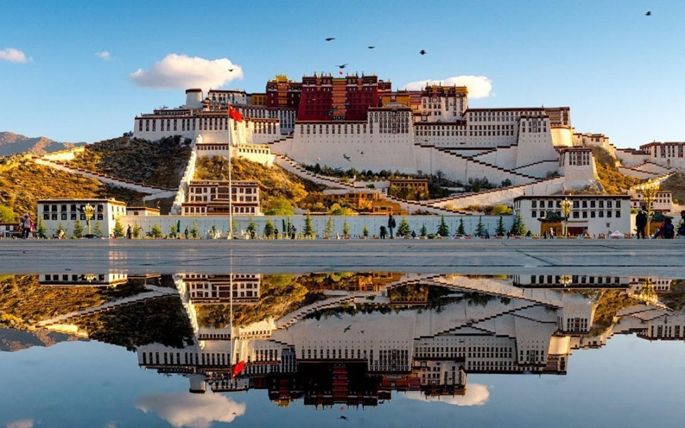 Kiến trúc đồ sộ của cung điện Tây Tạng - Potala