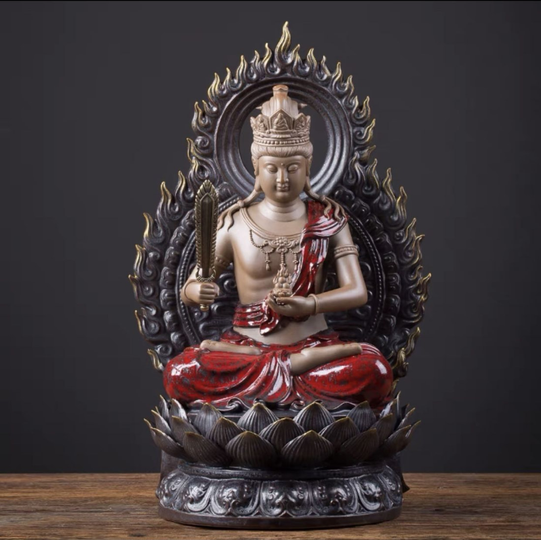 Tượng Phật Hư Không Bồ Tát bảo vệ cuộc sống bình an cho gia chủ