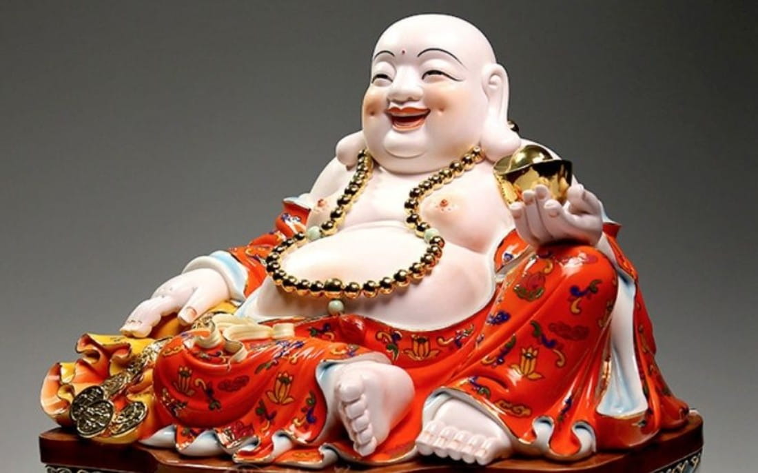 Gia chủ tuổi Mậu tý nên sử dụng những vật phẩm có hình Phật Di Lặc để mang vận may đến ngôi nhà của mình