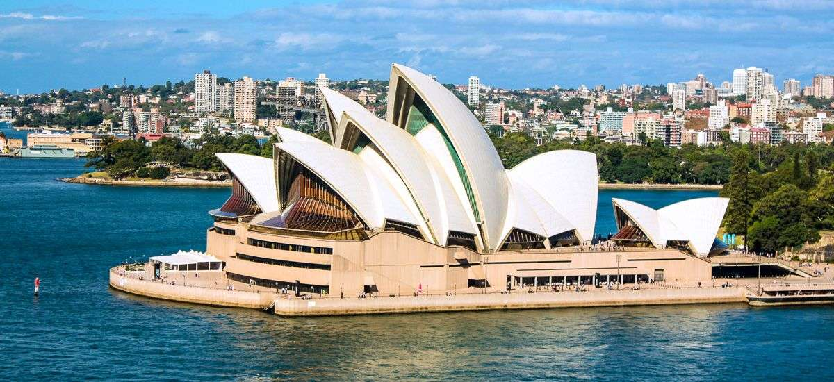 Tạo hình cánh buồm thú vị của nhà hát Opera Sydney
