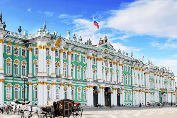 Cung điện mùa đông do kiến trúc sư St.Petersburg thiết kế