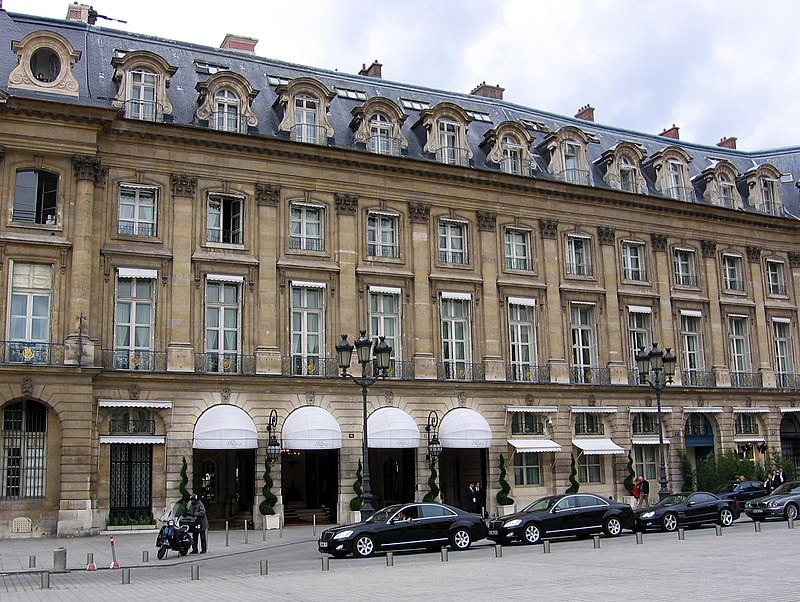 Kiến trúc cổ điển của khách sạn Ritz tại Paris