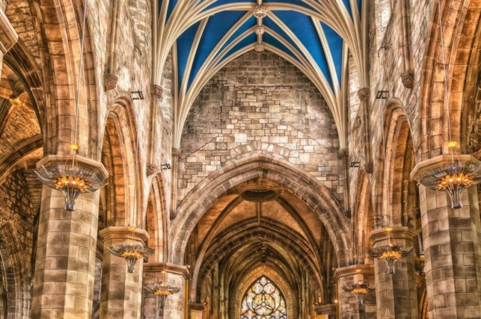 Kiến trúc mái vòm và đầu nhọn - nét đặc trưng của kiến trúc Gothic