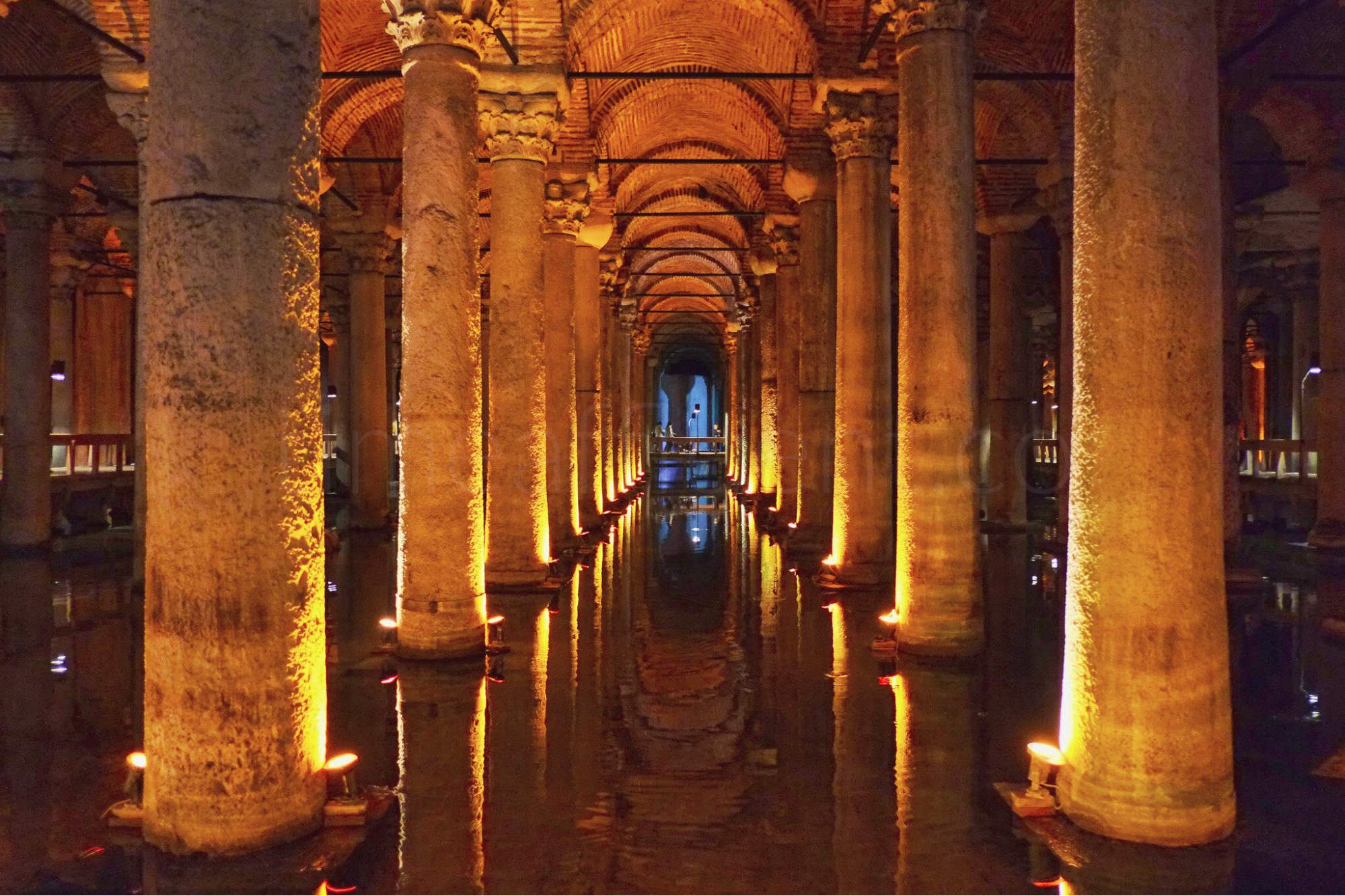 Chân dung bể nước ngầm Basilica Cistern huyền bí