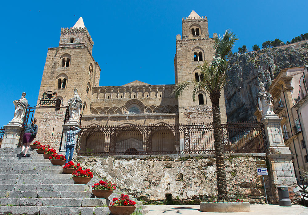 Nhà thờ Cefalù tại Sicily nước Ý 