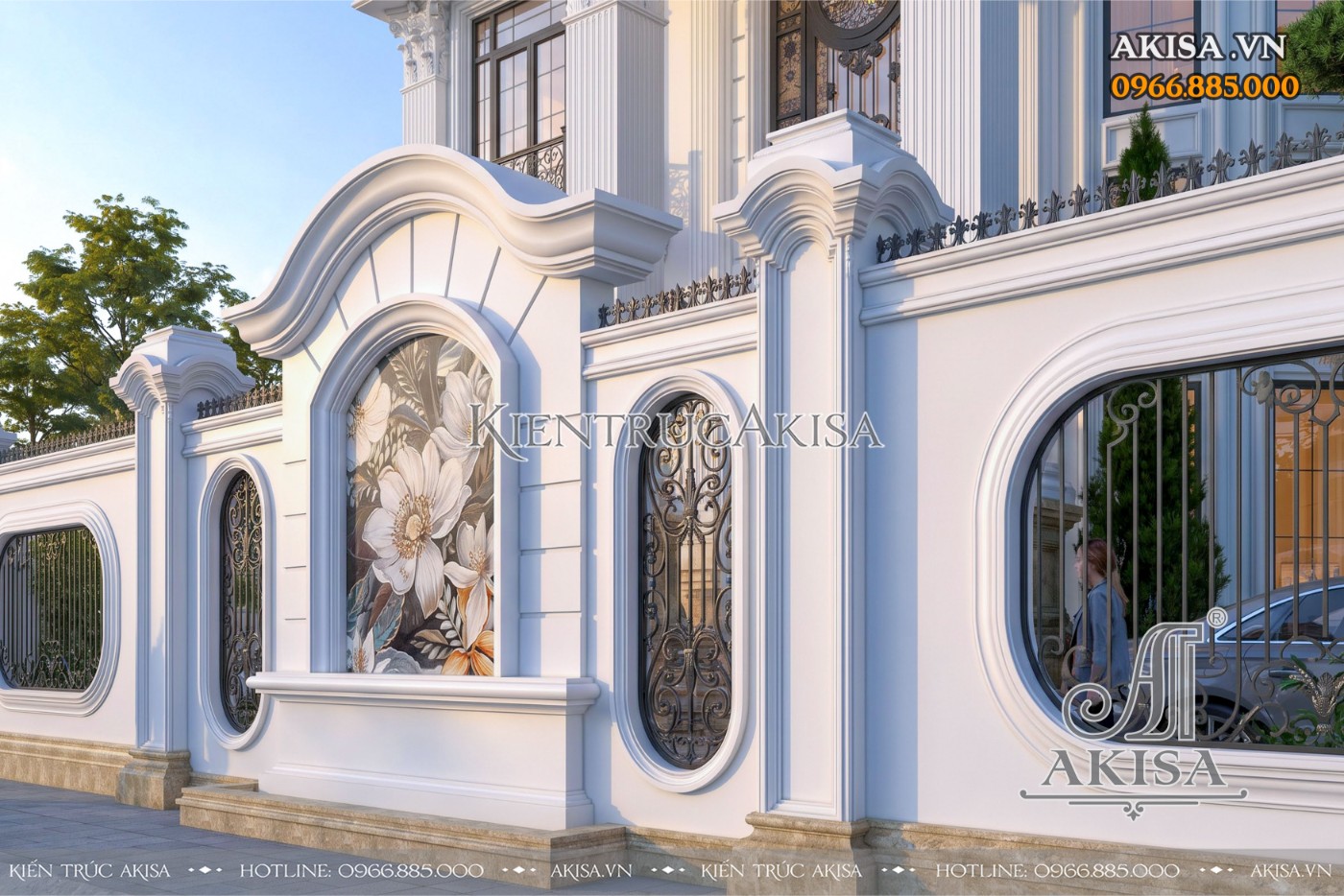 Tường rào biệt thự được thiết kế cầu kỳ với phù điêu, sắt nghệ thuật và tranh trang trí mang đậm nét châu Âu.