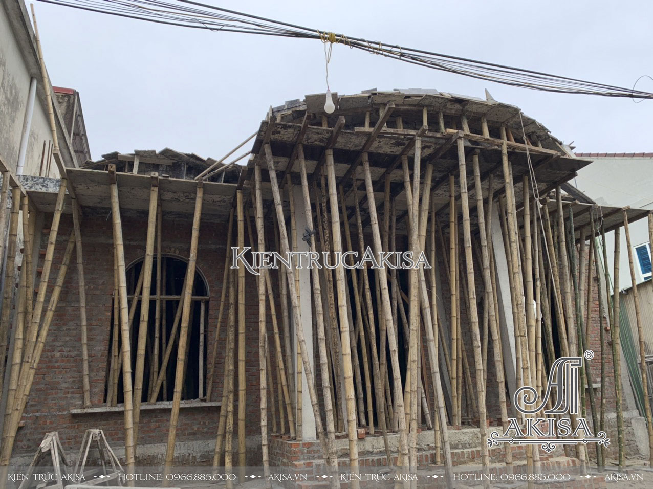 Hình ảnh thực tế thi công biệt thự 2 tầng mái Mansard BT22530 tại Nghệ An