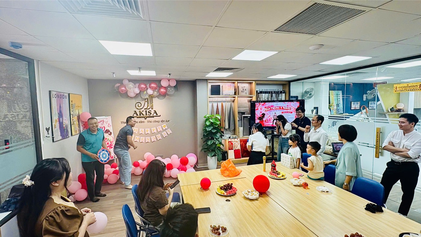 Không khí chương trình càng thêm sôi nổi với những màn tương tác vui nhộn cùng sự cổ vũ nhiệt tình của các thành viên