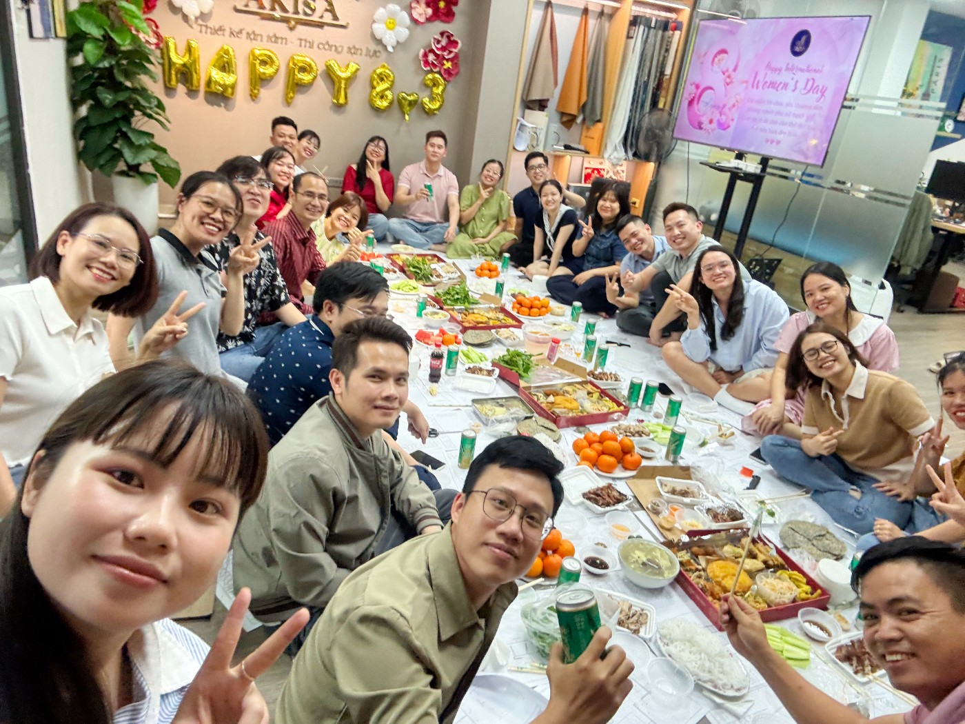 Akisa chúc mừng ngày 8-3