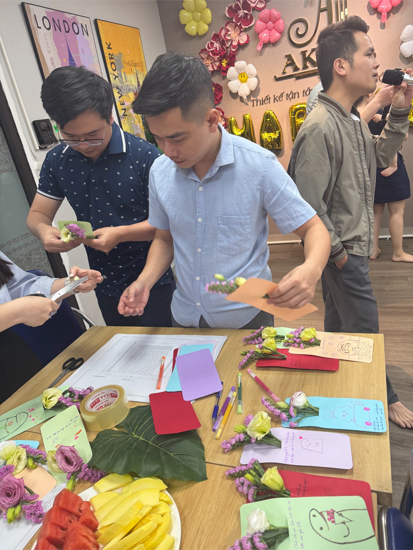 Akisa chúc mừng ngày 8-3