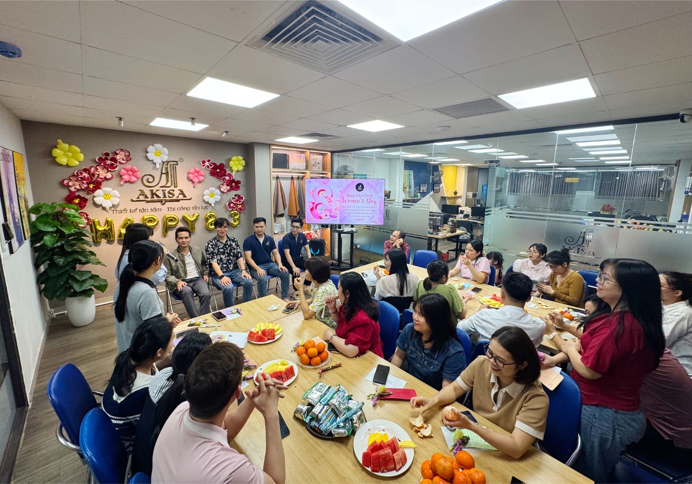 Akisa chúc mừng ngày 8-3