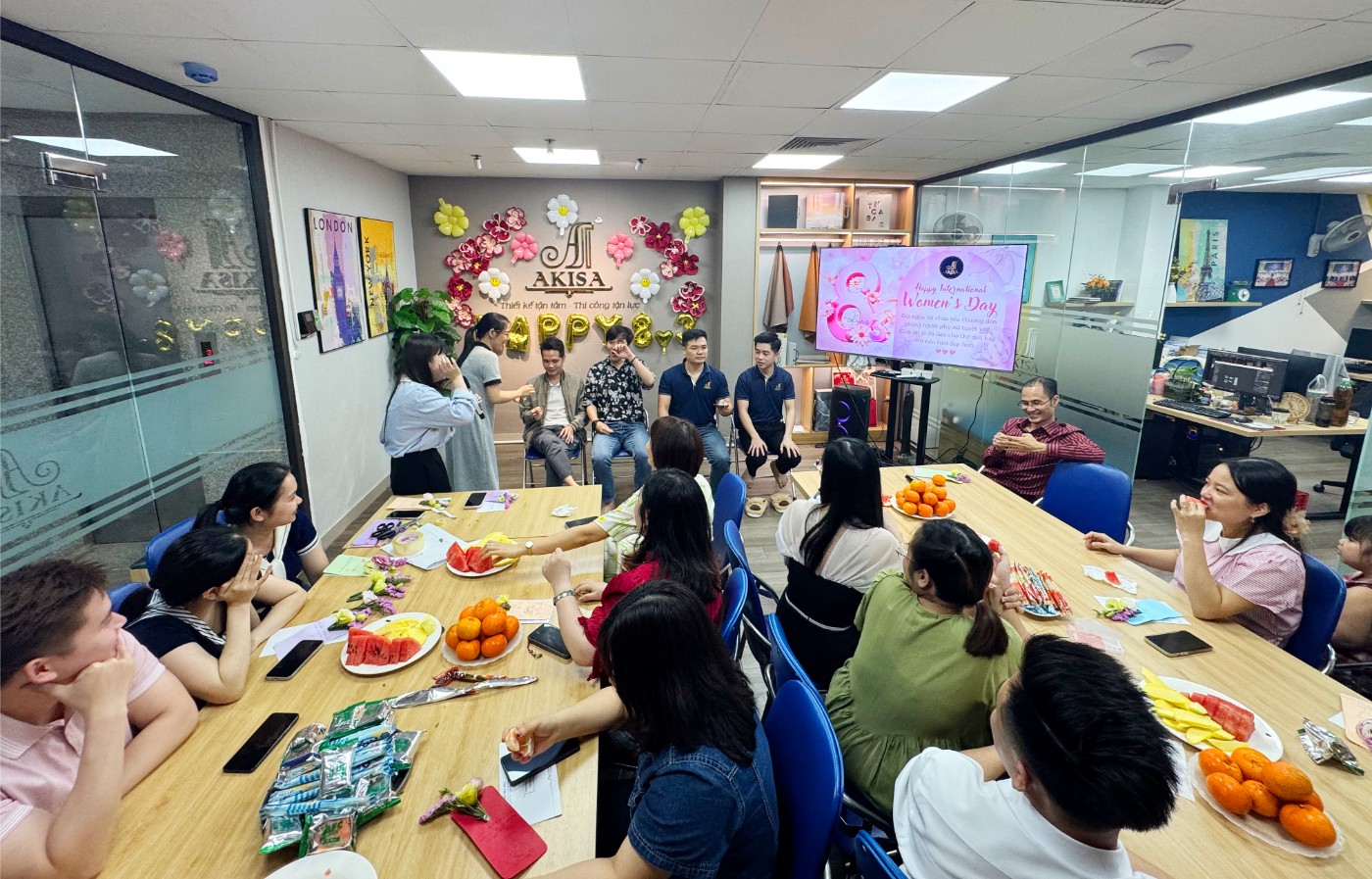 Akisa chúc mừng ngày 8-3