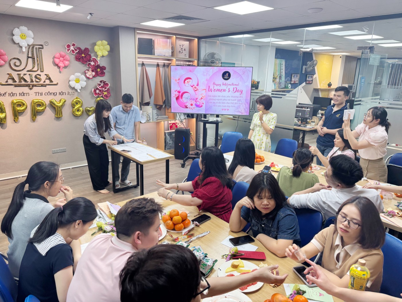 Akisa chúc mừng ngày 8-3